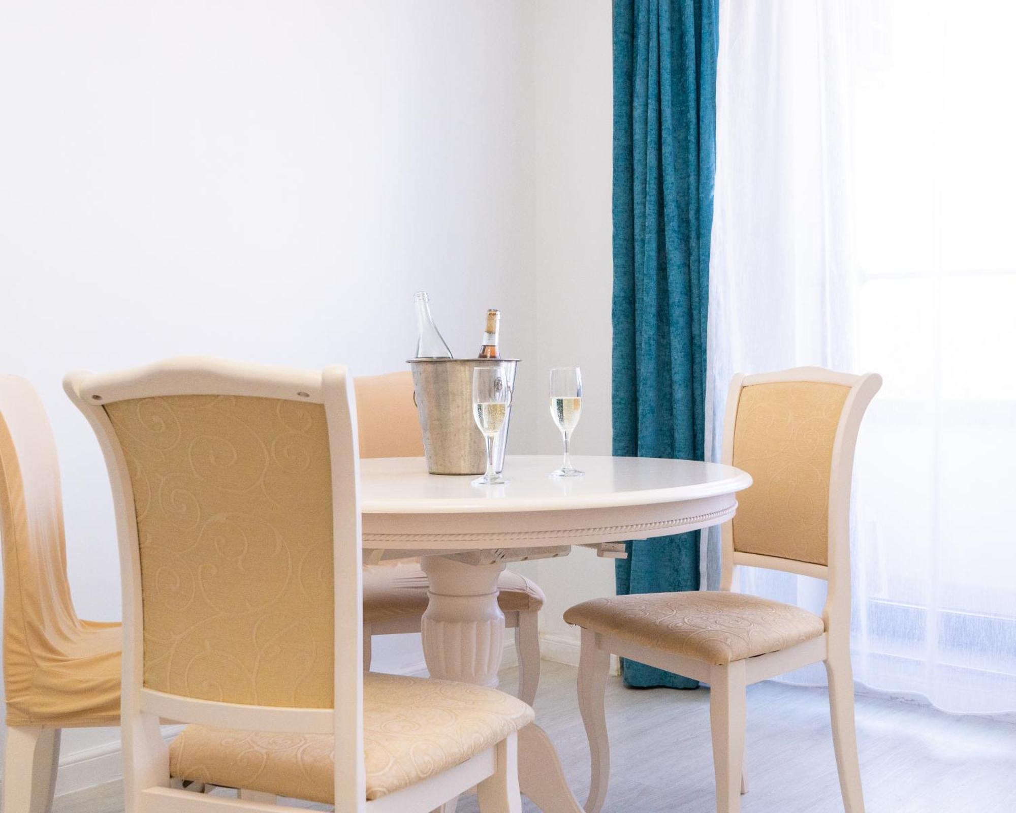 Alexis Spacious Classic Apartment Mamaia Ngoại thất bức ảnh
